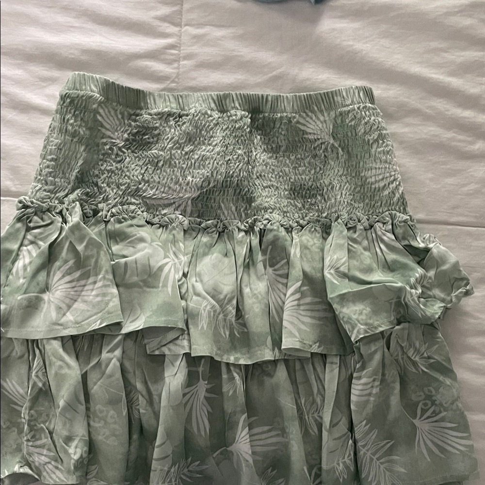 Elegant Leaf Print Mini Skirt in Green